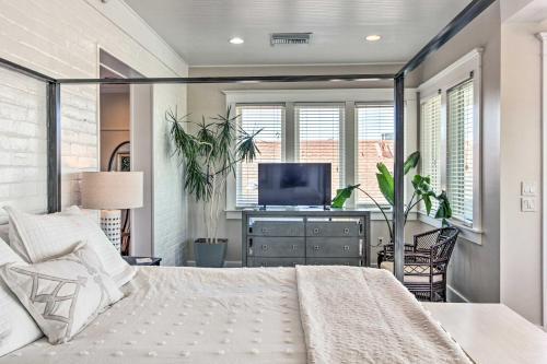 Centrally Located Tucson Apartment With Decks!