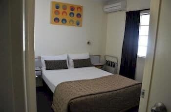 Shakespeare International Motel