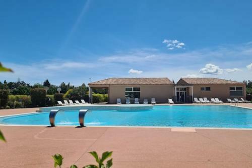 Bright Cocoon With Garden-terrace And Pool