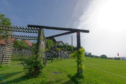Bed & Breakfast Cabane Dans Les Arbres / Swin-golf De Cremin