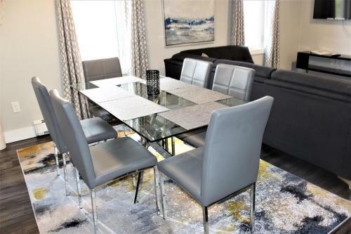 Luxury Boutique Two Bedroom Condo 4b