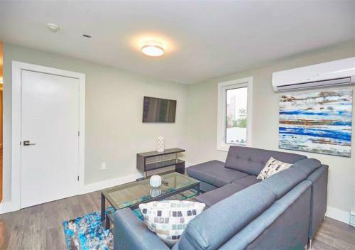 Luxury Boutique Two Bedroom Condo 3a