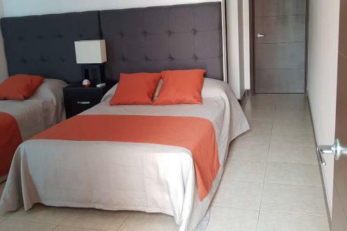 La Casa De La Playa Cerritos