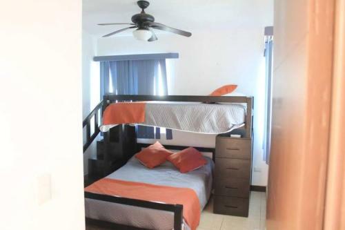 La Casa De La Playa Cerritos