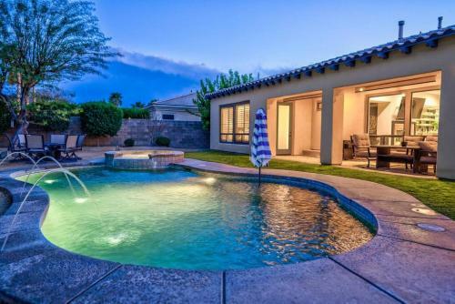 Villa Sojourn - Luxury Resort Style Living, Pool And Jacuzzi