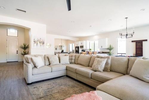 Villa Sojourn - Luxury Resort Style Living, Pool And Jacuzzi