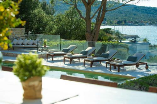 Beautiful Villa Barotul