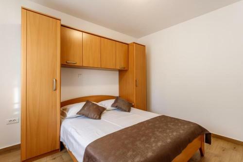 Holiday Home Jurica- With Heated Pool