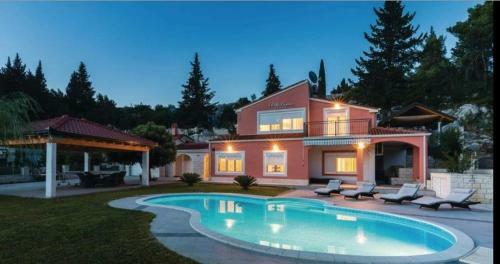 Villa Anica
