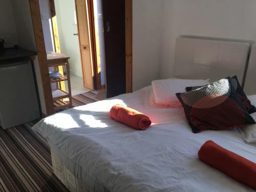 Hostal Woodland Lodge