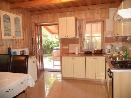 Kinga House