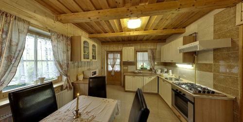 Kinga House