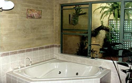 Hotel Smoky Cape Retreat
