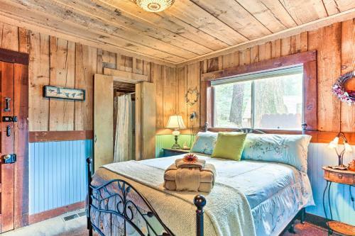 Rustic Oakhurst Cabin About 8 Mi To Yosemite Np!