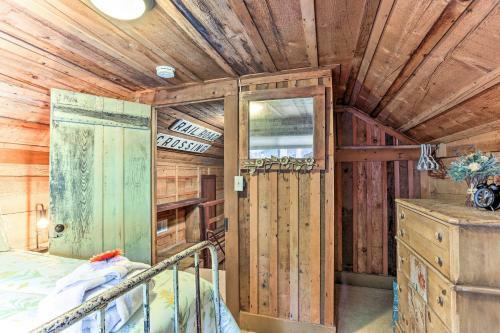 Rustic Oakhurst Cabin About 8 Mi To Yosemite Np!