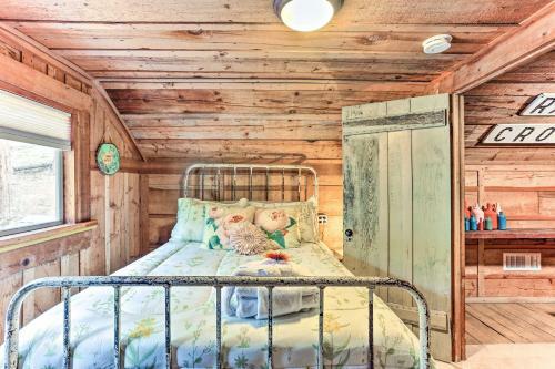 Rustic Oakhurst Cabin About 8 Mi To Yosemite Np!