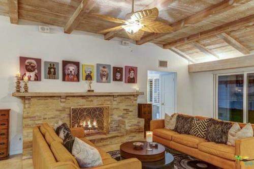 Desirable Home With Beautiful Pool