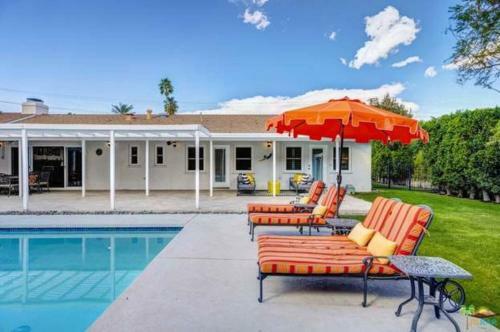 Desirable Home With Beautiful Pool