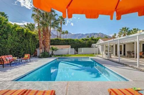Desirable Home With Beautiful Pool