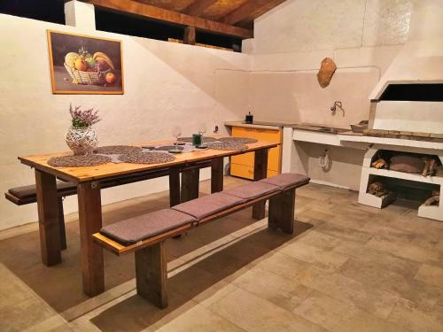 Cypress Tree Holiday Home - Sabunike Nin