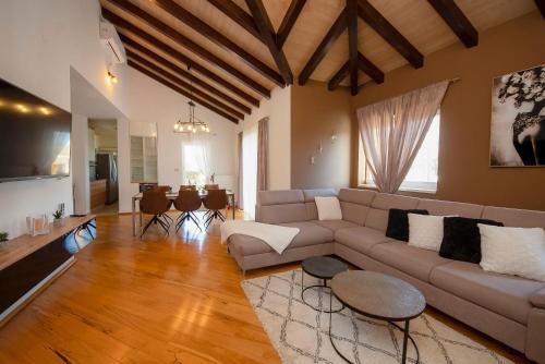 Villa Whitestone