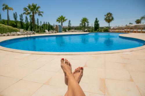 Apartamento Sunny Villa Facing The Swimming Pool