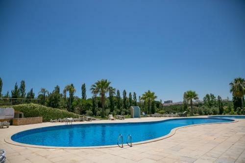 Apartamento Sunny Villa Facing The Swimming Pool