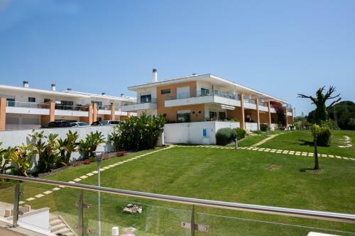 Apartamento Sunny Villa Facing The Swimming Pool