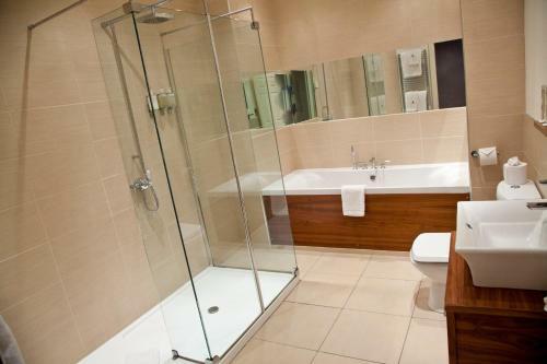 Rowton Hall Hotel And Spa