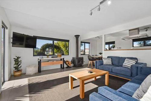 Top Of The Bay-modern Home With Spectacular Views