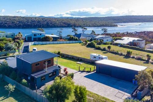 Top Of The Bay-modern Home With Spectacular Views