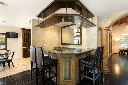 Benedict Canyon Oasis