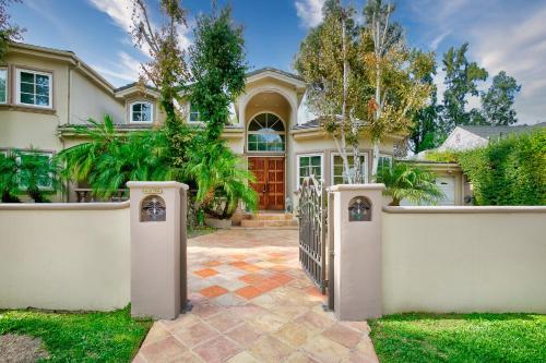 Benedict Canyon Oasis