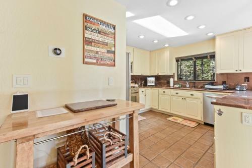 Sugar Bear Lodge Estate