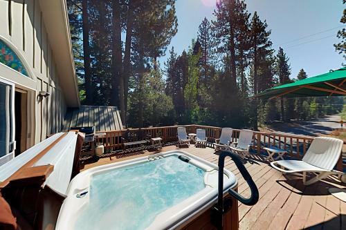 Mountain And Lake Getaway
