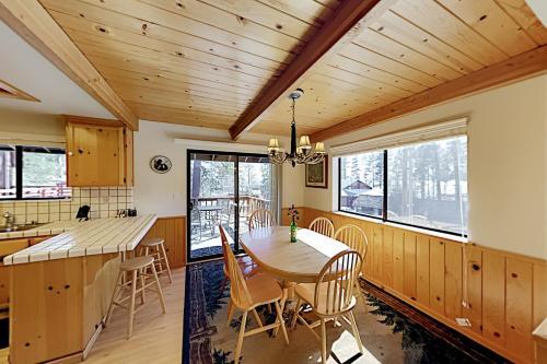 Charming Beachwalker Cabin