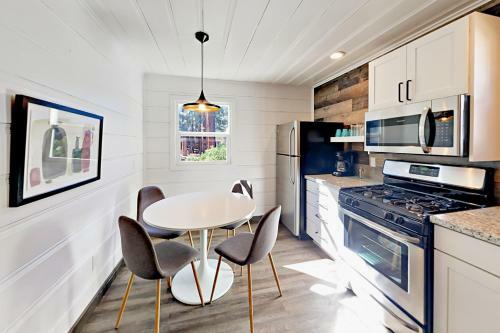 Manzanita Holiday 5