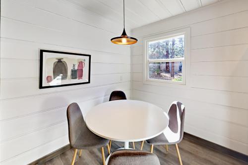 Manzanita Holiday 5