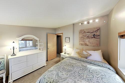 Cozy Tahoe Donner Retreat