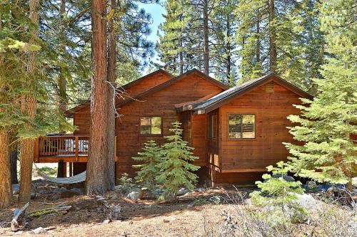 Cozy Tahoe Donner Retreat