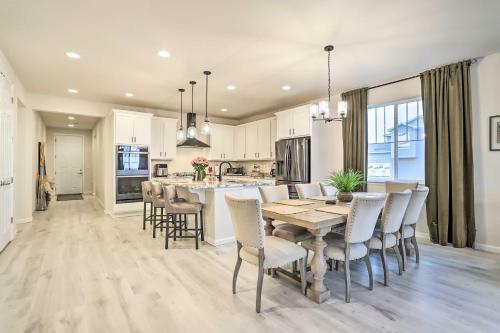 Modern Brighton Escape With Patio And Fire Pit!