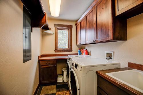 Rivertree Lodge Home Riverfront Serenity