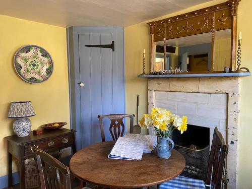 Charming 2 Bedroom Cottage In Compton Abdale, Cheltenham