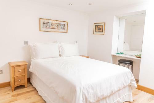 17 Rodney Road - Luxury Apartments
