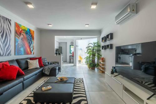 Salgados 2-bedroom Luxury Apartment