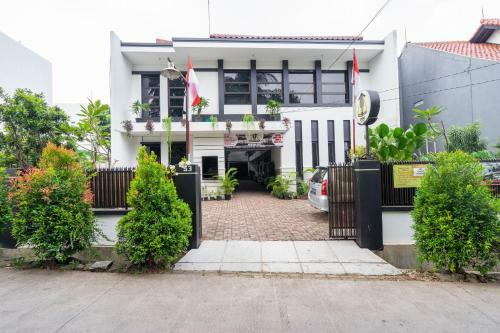 Hotel Umah Santi Depok