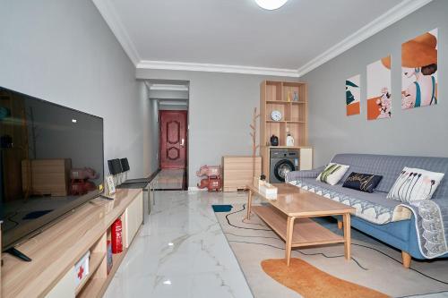 Locals Apartment House 06