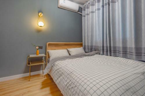 Locals Apartment House 50