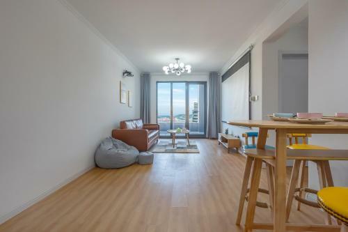 Locals Apartment House 50