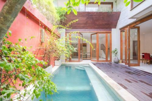 Ely's Villa